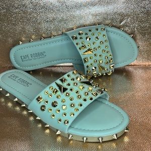 Cape Robbin Tonie pastel green/ gold studded  women’s sandal size 8